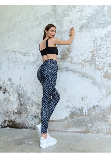 Siyah Beyaz Desenli Spor Tayt indirimleri