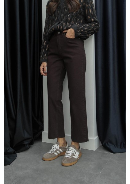 Koyu Kahve Boy Fit Kesik Paça Jean fiyatları