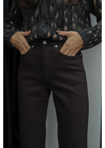 Koyu Kahve Boy Fit Kesik Paça Jean fırsatları