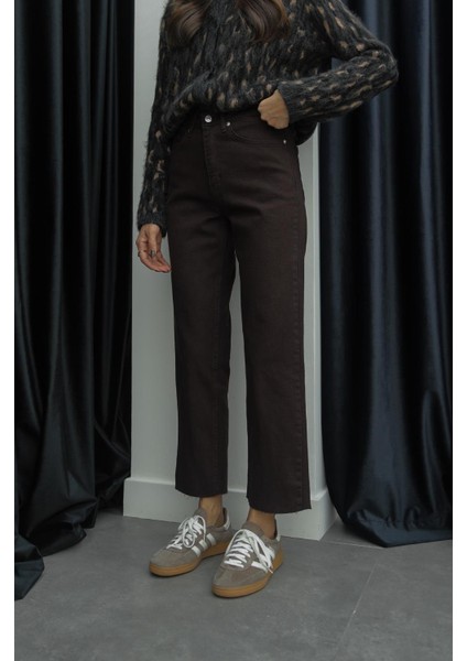 Koyu Kahve Boy Fit Kesik Paça Jean indirimleri