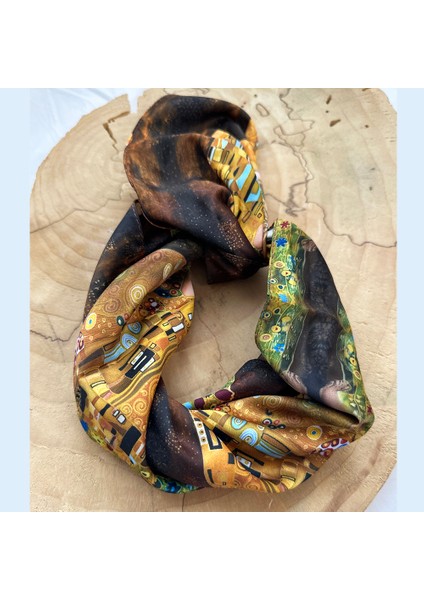 Klimt Kiss Desenli Fular (55 Cm*55 Cm) fiyatları