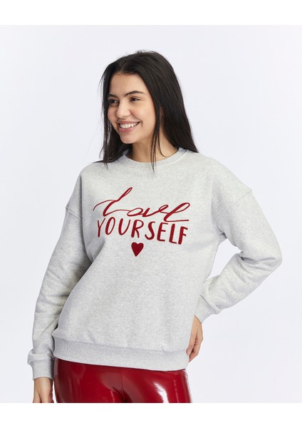 Kadife Love Yourself Desenli Gri Melanj Yumuşak Dokulu Regular Fit Bisiklet Yaka Kadın Sweatshirt
