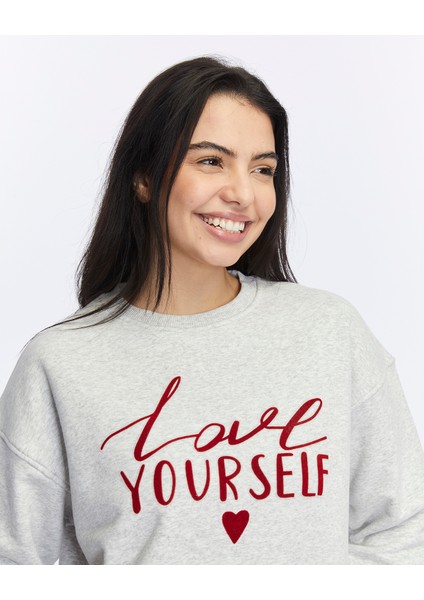 Kadife Love Yourself Desenli Gri Melanj Yumuşak Dokulu Regular Fit Bisiklet Yaka Kadın Sweatshirt modelleri