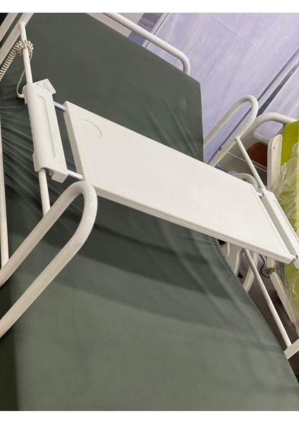 Kolay Temizlenebilir Yüzeyli Hasta Yemek Tablası | Her Karyola Tipine Uygun Değildir fiyatları