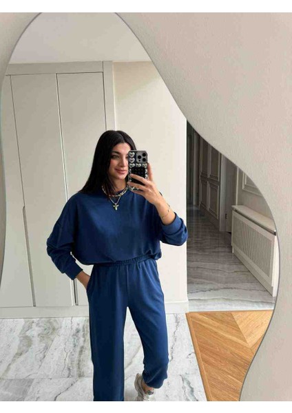 Spor ve Günlük Kullanım Için Modern Kadın Eşofman Takımı