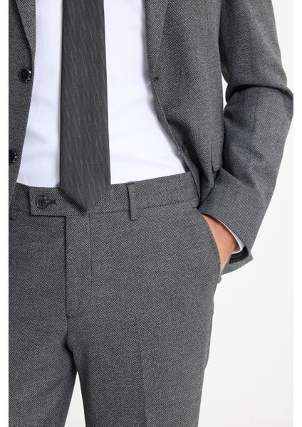 Slim Fit Dar Kesim Mono Yaka Kuş Gözü Desenli Çift Pantolonlu Takım Elbise