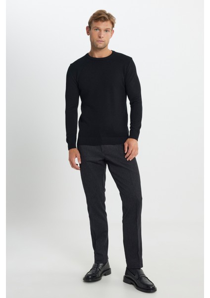 Pamuklu Standart Fit Normal Kesim Bisiklet Yaka Jakarlı Triko Siyah Kazak fiyatları