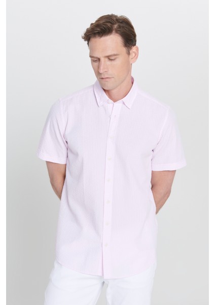 Erkek Pembe Slim Fit Dar Kesim Gizli Düğmeli Yaka %100 Pamuk Gofre Desenli Kısa Kollu Gömlek
