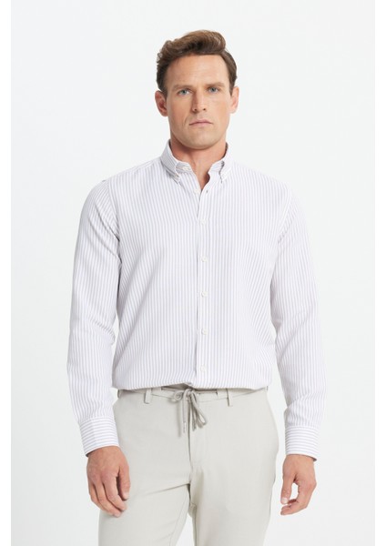 Pamuklu Slim Fit Dar Kesim Düğmeli Yaka Çizgili Beyaz-Bej Gömlek
