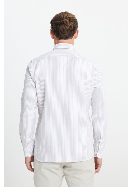 Pamuklu Slim Fit Dar Kesim Düğmeli Yaka Çizgili Beyaz-Bej Gömlek