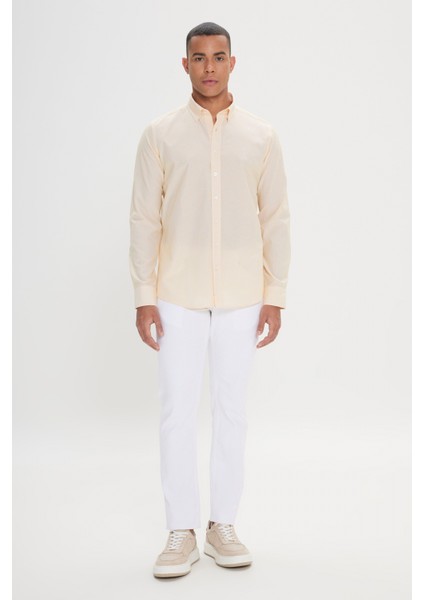 Erkek Beyaz-Sarı Slim Fit Dar Kesim Gizli Düğmeli Yaka Pamuklu Çizgili Gömlek