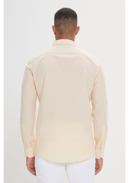 Erkek Beyaz-Sarı Slim Fit Dar Kesim Gizli Düğmeli Yaka Pamuklu Çizgili Gömlek indirimleri