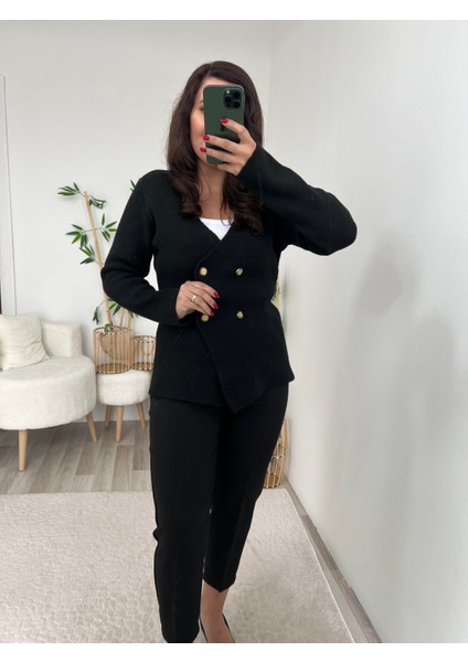 Siyah Gold Düğme Detaylı Ceket Hırka fırsatları