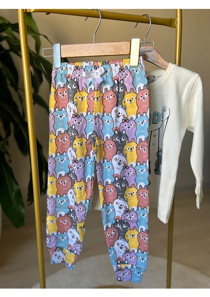 Krem Rengi Friends Kedili Pijama Takımı modelleri