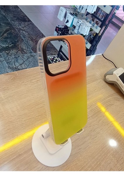 iPhone 14 Pro Max Uyumlu Hologram Özellikli Işıkta Renk Değiştiren Kapak