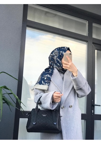 Dört Bölmeli Omuz Askılı Çapraz Çanta