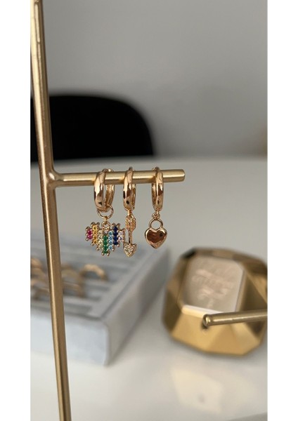 Vip Seri Gold Renkli Zirkon Taşlı Kalp Model Küpe