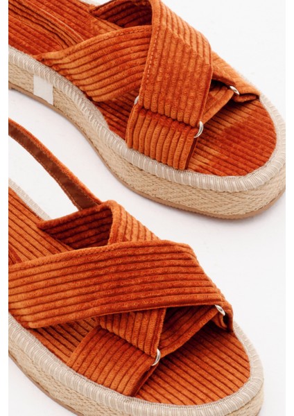 Kadın Turuncu Çapraz Bantlı Bilekten Bağlamalı Hasır Triko Sandalet fırsatları