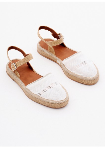 Kadın Beyaz Önü Kapalı Bilekten Bağlamaı Hasır Triko Sandalet fiyatları
