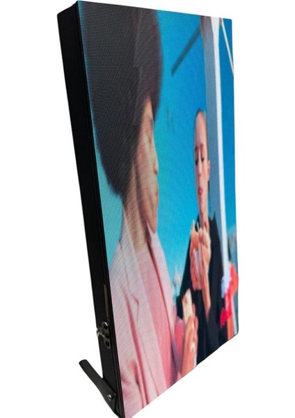 Sanec P1.86 Panel 32X64CM Ayaklı LED Ekran
