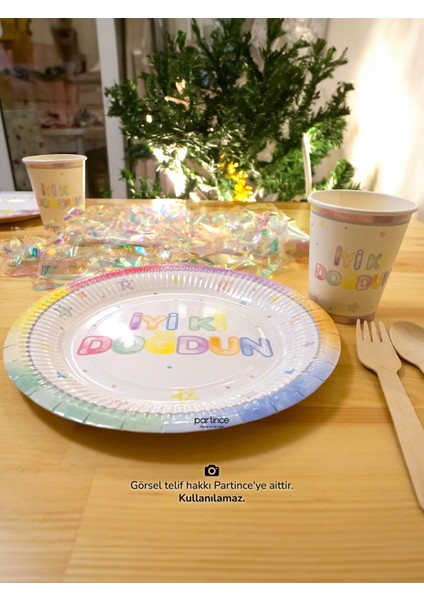 Makaron İyi Ki Doğdun Kullan At Tabak-Bardak-Çatal Kaşık Bıçak- Parti Seti 8 Kişilik 3'lü Set fiyatları