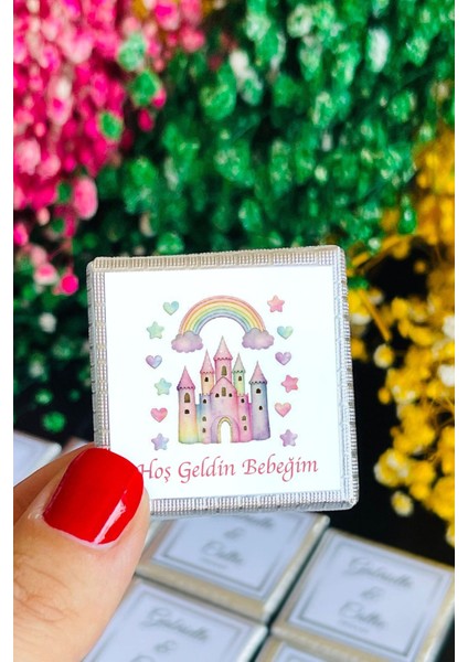 Kız Bebek Elbisesi Kare Çikolata Etiketi Doğum Günü Madlen Etiket/ 70 Adet - 3,5 cm