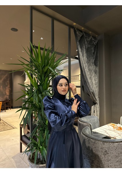 Lacivert Bella Tesettür Abiye fırsatları