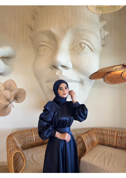 Cindy Kadın Tesettür Lacivert Saten Uzun Kollu Düz Desen Abiye – Özel Gün ve Davetler İçin Şık Seçenek