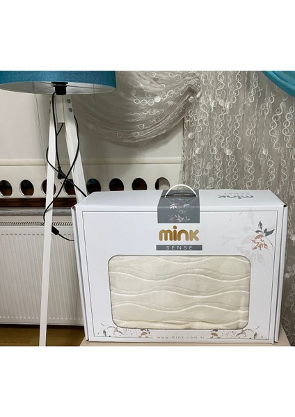 Renkli 160x220 yumuşak polyester battaniye, şık ev dekoru aksesuarı
