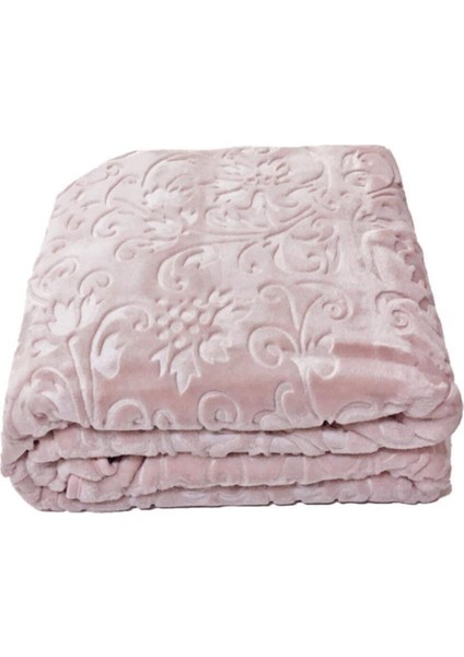 Pembe, yumuşak ve şık tek kişilik embos battaniye, rahatlık ve şıklık sağlar.