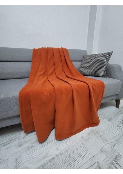 Kahverengi polar TV battaniyesi, yumuşak ve kırışmaya dayanıklı konfor sağlar. modelleri