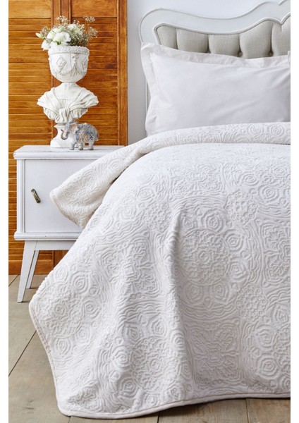 Gri Tek Kişilik Şık ve Rahat Embosli Battaniye, Polyester, Kırışmaz, Yumuşak ve Hafif