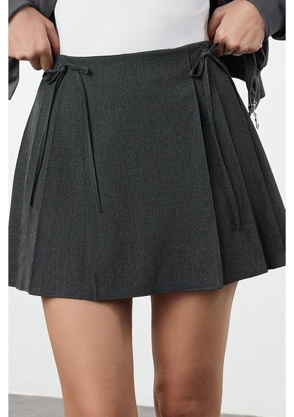 Kadın Moda Stil Mini Astarsız Dokuma Plise ve Kurdele Detaylı Mini Boy Dokuma Etek