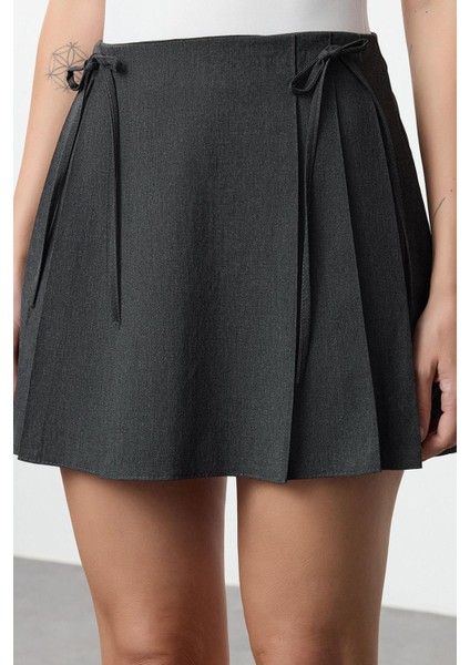 Kadın Moda Stil Mini Astarsız Dokuma Plise ve Kurdele Detaylı Mini Boy Dokuma Etek modelleri