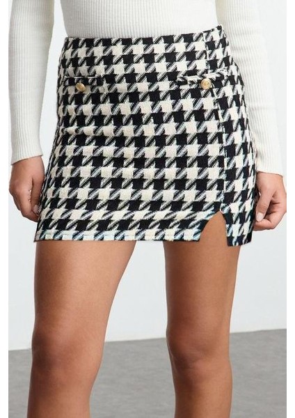 Kadın Moda Stil Mini Astarsız Dokuma Önden Cep ve Yırtmaç Detaylı Kazayağı Desenli Dokuma Etek