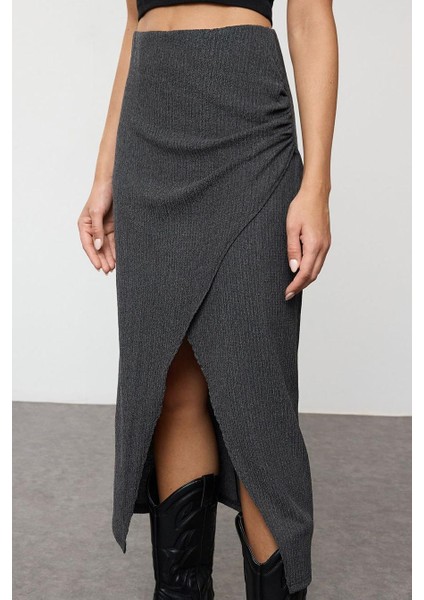 Kadın Moda Stil Midi Astarsız Örme Kruvaze Dokulu Büzgü Drape Detaylı Midi Etek