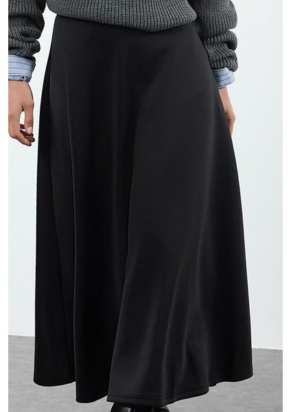 Modern Tarz Tesettür Astarsız Örme Midi Boy Eteği Godeli Örme Etek