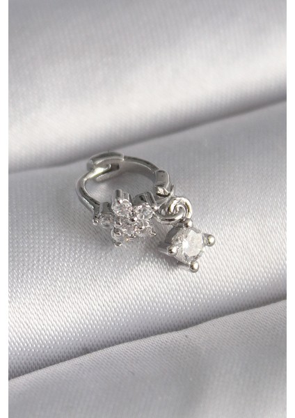Gümüş Renk Zirkon Taşlı Çiçek Model Sallantı Detay Tragus Piercing - EBJ241123W29462