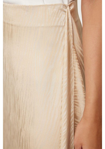 Modern Tarz Tesettür Astarsız Dokuma Maxi Boy Kendinden Desenli Dokuma Saten Etek fiyatları