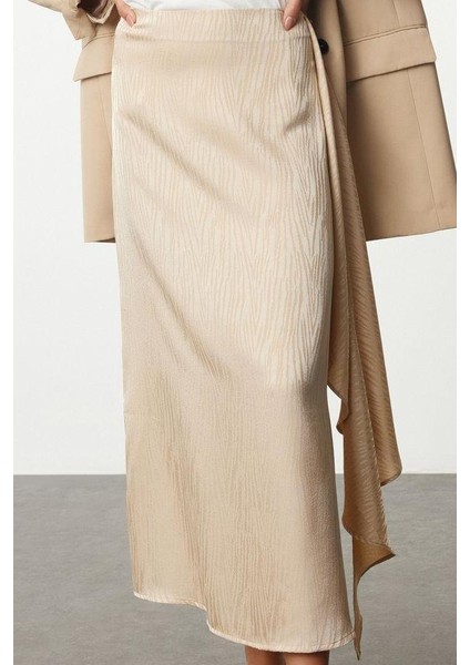 Modern Tarz Tesettür Astarsız Dokuma Maxi Boy Kendinden Desenli Dokuma Saten Etek modelleri