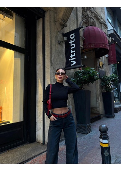 Lymens Fashion Siyah Dik Yaka Crop Kazak - Modern ve Minimalist Şıklık fırsatları