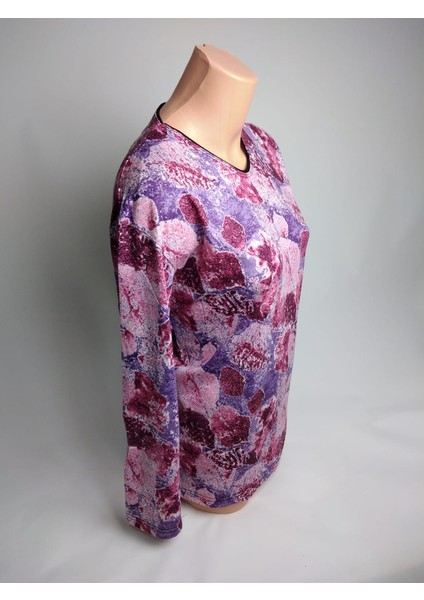 Kadın Mor Mürdüm Desenli V Yaka Uzun Kollu Yanları Yırtmaçlı Viskon Anne Penye Tişört Bluz