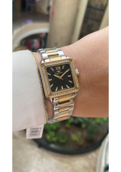 Quartz Çelik Altın/gri Siyah Kadran 28 mm Kadın Kol Saati