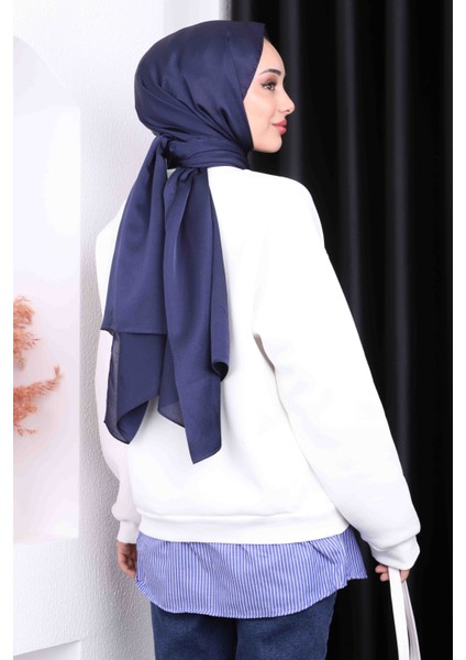 Ekru Nakışlı Üç İplik Sweat fırsatları