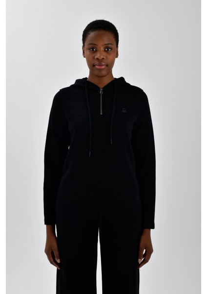 Kadın Siyah Sol Göğsü Logo Detaylı Fermuarlı Kapüşonlu Sweatshirt fiyatları