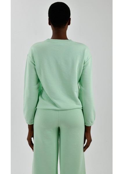 Kadın Önü Logo Baskılı Bisiklet Yaka Sweatshirt modelleri