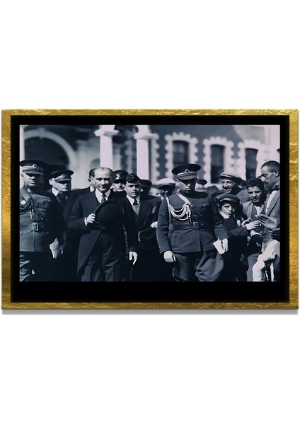 Yapay Zeka ile Yenilenmiş Atatürk Fotoğrafları Siyah Beyaz Cam Tablo, 3D Dekoratif Baskı 228
