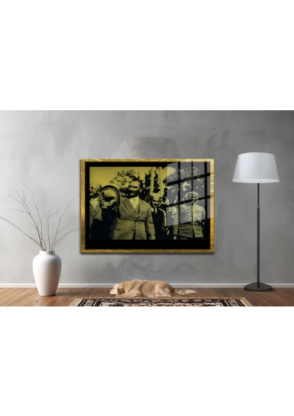 Yapay Zeka ile Yenilenmiş Atatürk Fotoğrafları Siyah Beyaz Cam Tablo, 3D Dekoratif Baskı 164