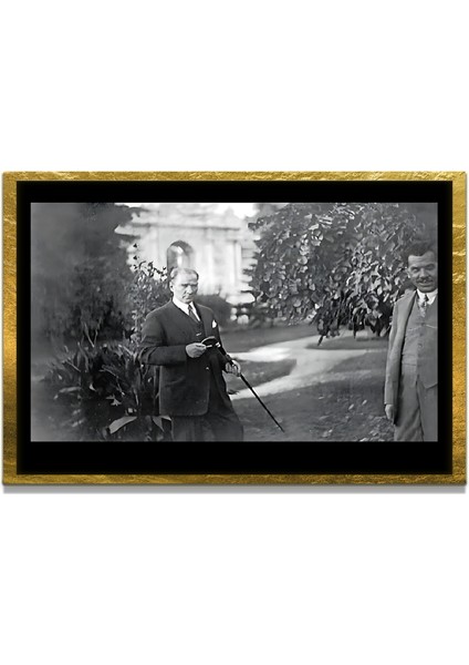 Yapay Zeka ile Yenilenmiş Atatürk Fotoğrafları Siyah Beyaz Cam Tablo, 3D Dekoratif Baskı 279