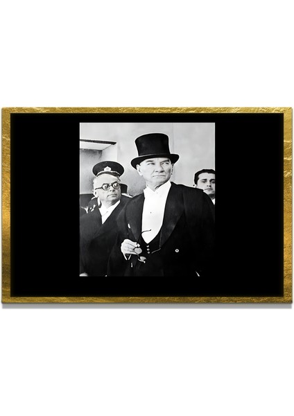 Yapay Zeka ile Yenilenmiş Atatürk Fotoğrafları Siyah Beyaz Cam Tablo, 3D Dekoratif Baskı 547